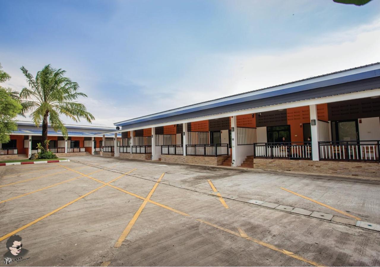 Staychill Resort Uttaradit Exterior photo