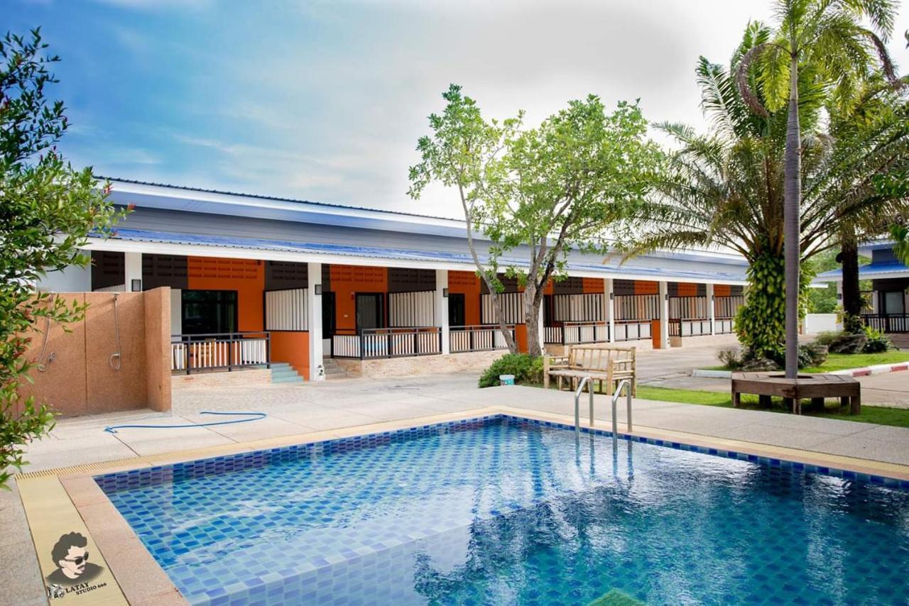 Staychill Resort Uttaradit Exterior photo